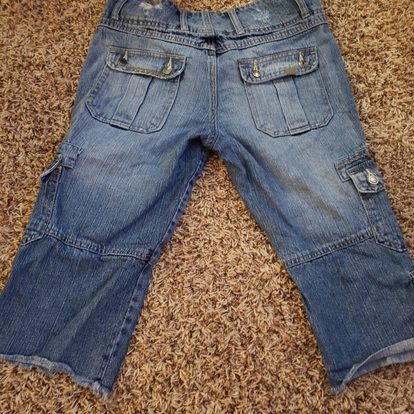 Capris - Picture 3 of 3